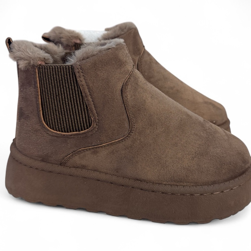 Platform Short Women’s Size 39/8 Brown Boots